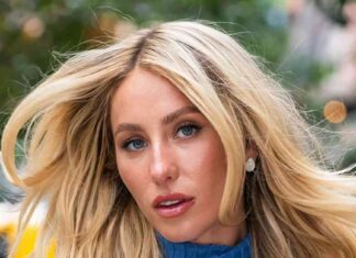 Alix Earle Halloween Transformation: Cheshire Cat Costume Debut news-27102024-224248