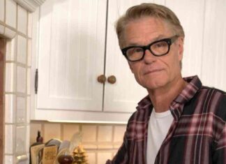 Harry Hamlin’s Pasta Sauce: A Holiday Gift That Gives Back – E! Online news-08112024-032446