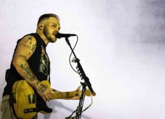 Zach Bryan Net Worth: Country Star’s Earnings Revealed news-10112024-152117