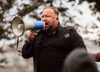 Alex Jones Net Worth: Current Earnings of Infowars’ Founder news-15112024-034044
