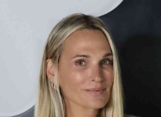 Molly Sims’ Nighttime Skincare Routine & Holiday Gifting Tips – E! Online news-26112024-052119