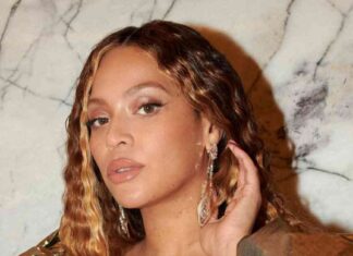 Beyoncé Wows NFL Fans with Ultimate Christmas Halftime Performance – E! Online beyonc-wows-nfl-fans-with-ultimate-christmas-halftime-performance-e-online