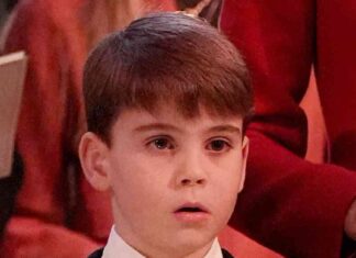 Prince Louis Writes Heartfelt Note to Grandparents – E! Online prince-louis-writes-heartfelt-note-to-grandparents-e-online