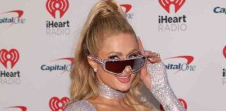paris-hilton-stuns-in-sultry-holiday-video-for-e-online
