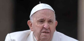 pope-francis-critical-condition-health-crisis-in-hospital