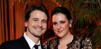 why-melanie-lynskey-and-jason-ritter-are-a-winning-couple