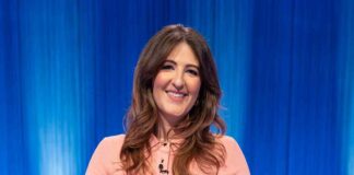 darcy-carden-interrupts-celebrity-jeopardy-and-scares-ken-jennings