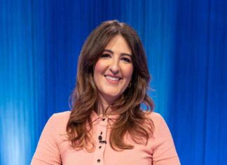 D’Arcy Carden interrupts Celebrity Jeopardy! and scares Ken Jennings darcy-carden-interrupts-celebrity-jeopardy-and-scares-ken-jennings