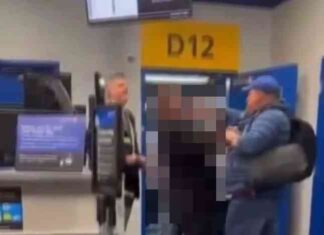 Passenger Punches Airline Worker After Outburst passenger-punches-airline-worker-after-outburst