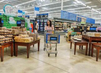 Walmart Apologizes for Long Checkout Lines walmart-apologizes-for-long-checkout-lines
