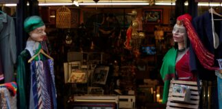 Anthony Edwards: Life Story, Career Highlights, and Full Biography Anthony Edwards: Life Story, Career Highlights, and Full Biography