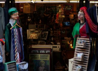 Anthony Mackie: Life Story, Career Highlights, and Full Biography Anthony Mackie: Life Story, Career Highlights, and Full Biography