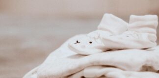 Baby Tee Trend Explained: Why This ’90s Look Is Back Again