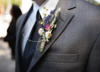 Boutonniere Ideas That Will Instantly Elevate Your Formal Look Boutonniere Ideas That Will Instantly Elevate Your Formal Look