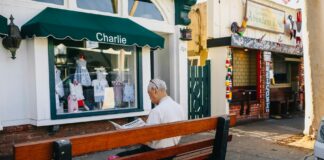 Charlie Heaton: Life Story, Career Highlights, and Full Biography Charlie Heaton: Life Story, Career Highlights, and Full Biography