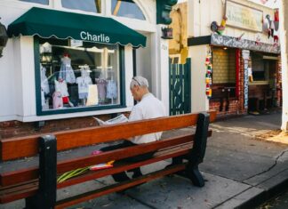 Charlie Heaton: Life Story, Career Highlights, and Full Biography Charlie Heaton: Life Story, Career Highlights, and Full Biography