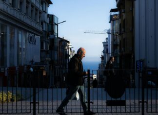 Colin Farrell: Life Story, Career Highlights, and Full Biography Colin Farrell: Life Story, Career Highlights, and Full Biography