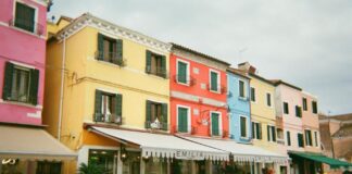 Emilia Clarke: Life Story, Career Highlights, and Full Biography