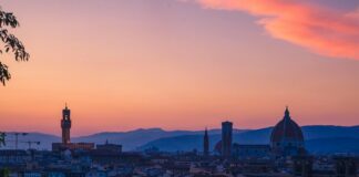 Florence Welch: Life Story, Career Highlights, and Full Biography