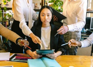 Geoffrey Rush: Life Story, Career Highlights, and Full Biography Geoffrey Rush: Life Story, Career Highlights, and Full Biography