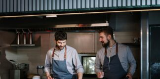 Griswold Cast Iron Skillet Guide: How To Spot The Real Deal