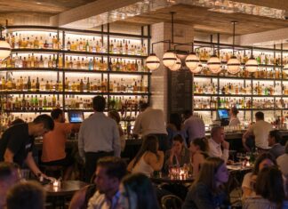 Hit Club Review: Why It’s Making Waves In Nightlife Circles Hit Club Review: Why It’s Making Waves In Nightlife Circles