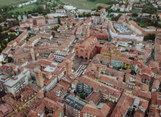 Jessica Alba: Life Story, Career Highlights, and Full Biography Jessica Alba: Life Story, Career Highlights, and Full Biography