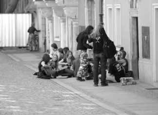 Joe Keery: Life Story, Career Highlights, and Full Biography Joe Keery: Life Story, Career Highlights, and Full Biography