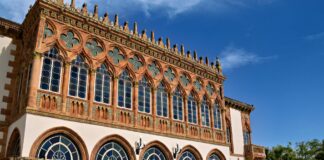 John Mulaney : Life Story, Career Highlights, and Full Biography