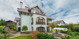 Lucas Hedges: Life Story, Career Highlights, and Full Biography