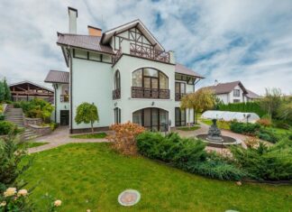 Lucas Hedges: Life Story, Career Highlights, and Full Biography Lucas Hedges: Life Story, Career Highlights, and Full Biography