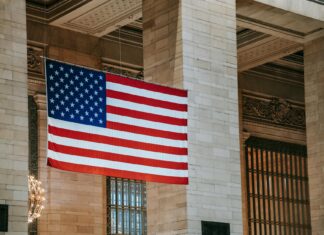 NYC Flag Meaning: What Each Color And Symbol Represents NYC Flag Meaning: What Each Color And Symbol Represents