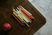 Shabbat Times NYC: When To Light Candles This Weekend Shabbat Times NYC: When To Light Candles This Weekend