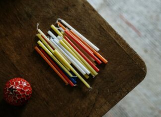 Shabbat Times NYC: When To Light Candles This Weekend Shabbat Times NYC: When To Light Candles This Weekend