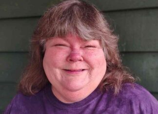 HOA Fines Homeowner $21k for Trees: Violating Rules After 17 Years hoa-fines-homeowner-21k-for-trees-violating-rules-after-17-years