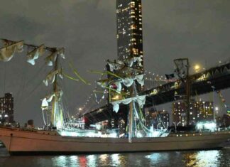 Navy Ship Crash Causes Two Deaths & Dozens Injuries at Brooklyn Bridge navy-ship-crash-causes-two-deaths-dozens-njuries-at-brooklyn-bridge