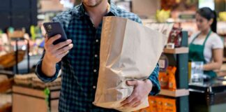 new-title-grocery-store-mplements-bag-policy-after-45-years-customers-greeted-by-new-sign