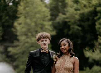 Corsage for Prom: Elevate Your Style with Stunning Floral Options