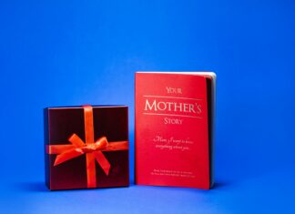 Mom, I Want to Hear Your Story: Unlocking Family Secrets Today