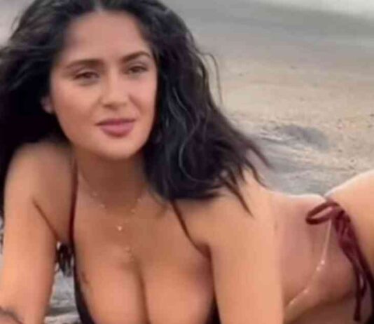 salma-hayek-58-bikini-photoshoot-for-sports-llustrated