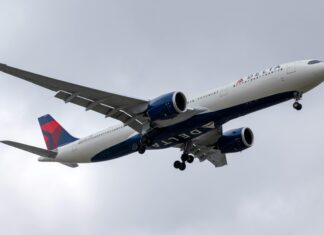 Delta Flight DL275 Diverted: Discover LAX Social Media Buzz Delta Flight DL275 diverted, DL275 LAX diversion, Delta emergency landing LAX, DL275 flight update, Delta diverted flight news, DL275 incident report, LAX airport flight diversion